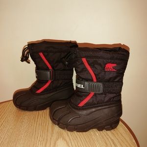 Sorel toddler red and black winter boots size 8